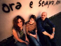 OUT OF RANGE al Cafè Neruda