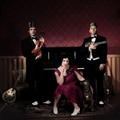 Tin Pan Alley hot jazz trio in concerto 