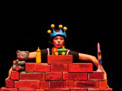 “Di qua e di là. Storia di un piccolo muro”