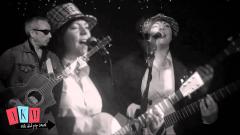 AKM acoustic duo al Margot