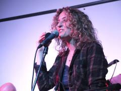 CONCERTO CONTRO LA VIOLENZA SULLE DONNE al Cafè Neruda