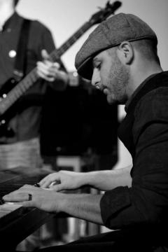 NEURA PIANO SONG SHOOTING NON SPARATE SUL PIANISTA al Sud