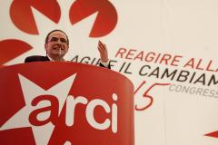 Non si taglia la democrazia! (editoriale di Paolo Beni)
