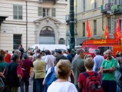 una piazza gremita, verso lo sciopero generale!