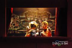 Arlecchino e i suoi burattini