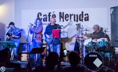 OUT OF RANGE al Cafè Neruda