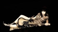 BECKY LEE AND DRUNKFOOT allo United