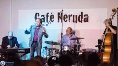 UNIT FOUR al Cafè Neruda