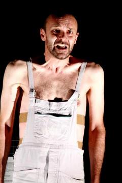  "In-ec-cesso - Una bomba per cintura" al Cubo