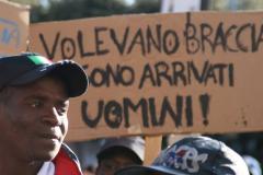 Solidarietà ai migranti di Ventimiglia - Raccolta materiale a Grugliasco presso l'ANPI
