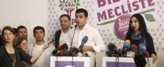 Il regime di Erdogan arresta leaders e parlamentari del Partito Democratico del Popolo