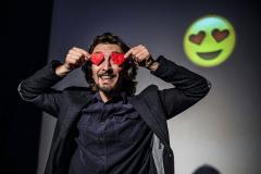 Il teatro è morto - tenete accesi i cellulari