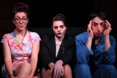 Amore, c'è un morto in salotto