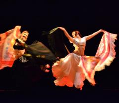 Spettacolo a cura de Clan Màbon Danze Etniche 